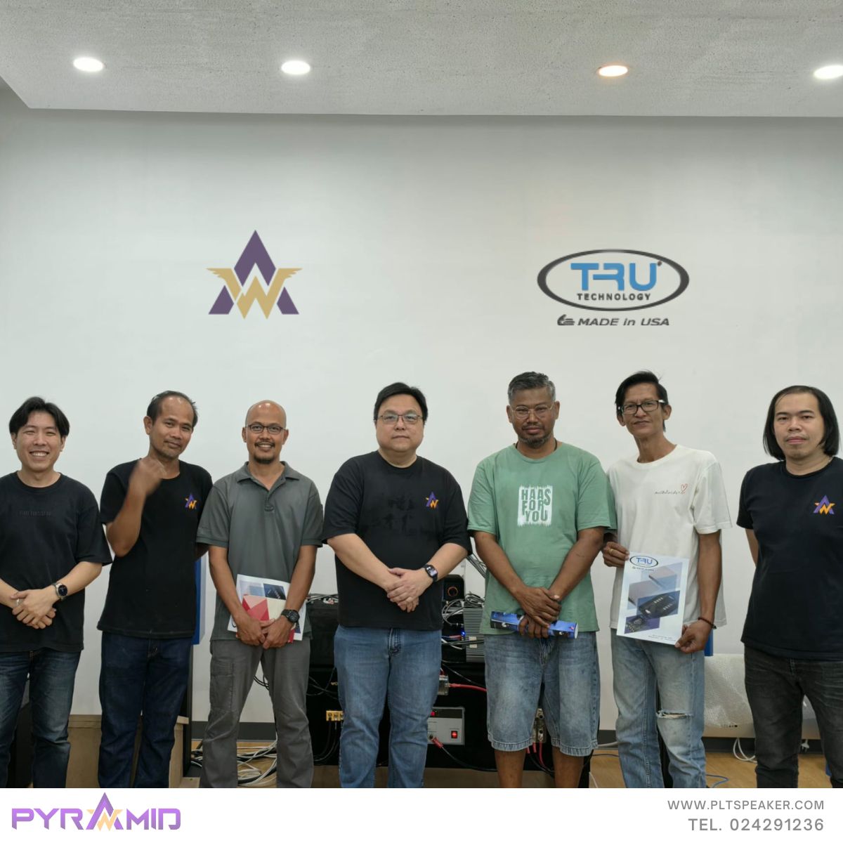 ต้อนรับทีมงานร้าน New Wave Design และ Custom Sound